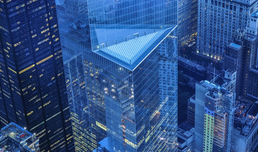 tokenizacao-ativos-reais-distribuicao Vista aérea do arranha-céu One World Trade Center em Nova York